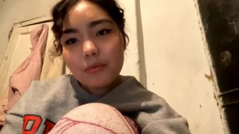 Snapshot of nitadecember chatting on 15, 12, 2025 Molly online show from 15, 12, 2025