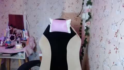 Snapshot of nitchiefucker chatting on 14, 10, 2025 Nadz online show from 14, 10, 2025