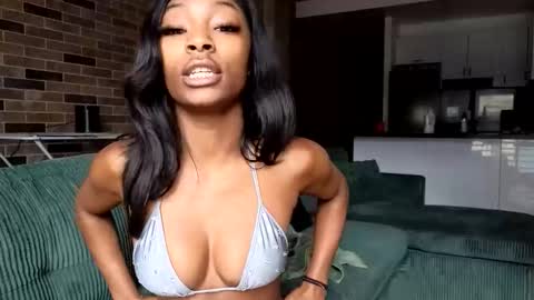Snapshot of niviawolfe chatting on 29, 3, 2026 NIVIA WOLFE online show from 29, 3, 2026