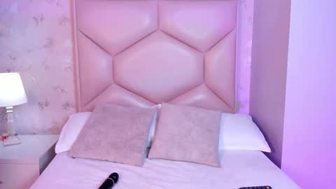   ambarsulliva  online show from 2, 11, 2025