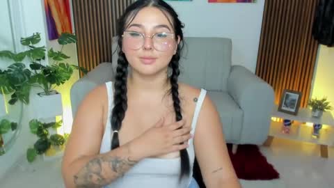 noa_perez9 online show from 11, 2, 2025