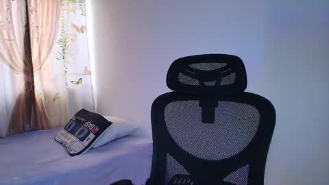 Snapshot of noaa_a chatting on 9, 4, 2026 Noa online show from 9, 4, 2026