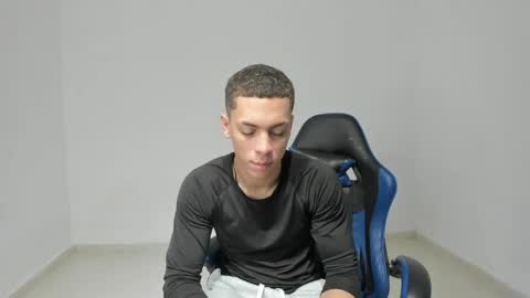 noah_flynn1 online show from 31, 3, 2026