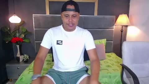 Snapshot of noah_oliver1 chatting on 27, 5, 2026 NOAH online show from 27, 5, 2026