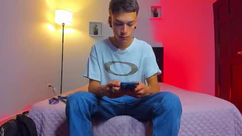 Snapshot of noahh_sky chatting on 12, 4, 2026 noahh_sky online show from 12, 4, 2026