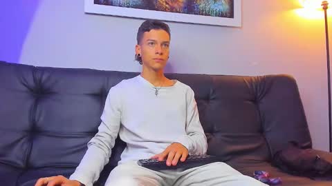 Snapshot of noahh_sky chatting on 27, 4, 2026 noahh_sky online show from 27, 4, 2026