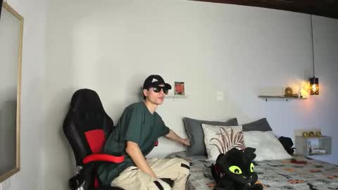 Snapshot of noble_b312_ chatting on 9, 11, 2025 Crow online show from 9, 11, 2025