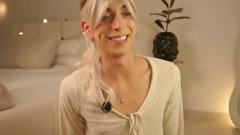 Snapshot of nobodyisperfect___ chatting on 12, 4, 2026 Samantha online show from 12, 4, 2026