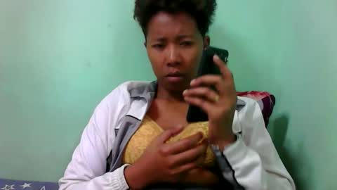 noella711128 online show from 9, 9, 2025