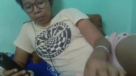 noella711128 online show from 15, 12, 2025