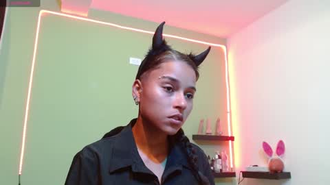 Noha Thomson online show from 18, 1, 2025