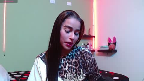 Noha Thomson online show from 2, 2, 2025