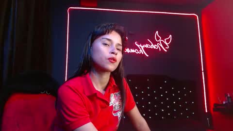 Snapshot of noha_thomson chatting on 19, 12, 2025 Noha Thomson online show from 19, 12, 2025