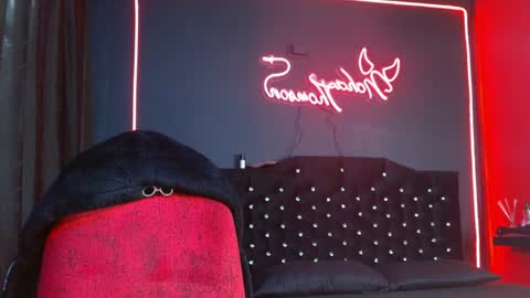 Snapshot of noha_thomson chatting on 10, 4, 2026 Noha Thomson online show from 10, 4, 2026