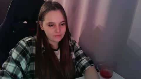 noir_ember_ online show from 24, 10, 2025