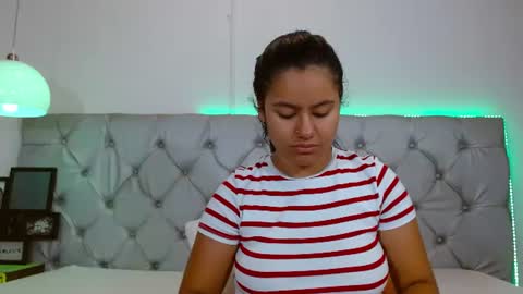 Snapshot of noiravale chatting on 19, 6, 2026 Noira Vale online show from 19, 6, 2026