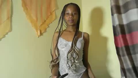 Snapshot of noirsirenn chatting on 28, 10, 2025 Noirvenus online show from 28, 10, 2025