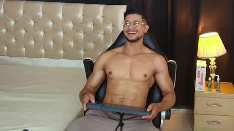 Im Nolan  online show from 13, 2, 2026