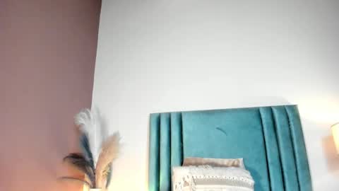 Snapshot of nora_dasilva chatting on 5, 3, 2026 Nora Da Silva online show from 5, 3, 2026