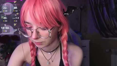 Nora Failure online show from 18, 2, 2025