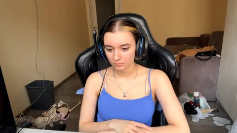 Elena online show from 31, 3, 2026