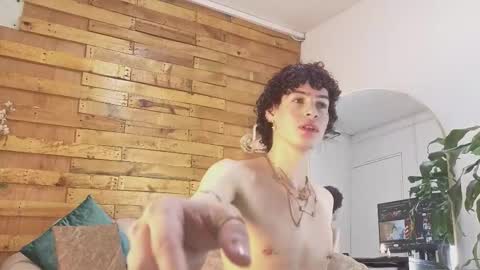 Snapshot of nova_salvadore chatting on 20, 12, 2025 Nova Salvatore online show from 20, 12, 2025