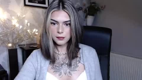 Snapshot of nova_sin chatting on 18, 9, 2025 Nova online show from 18, 9, 2025