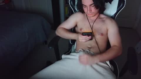 Snapshot of nsfwlogan50 chatting on 28, 4, 2026 nsfwlogan50 online show from 28, 4, 2026