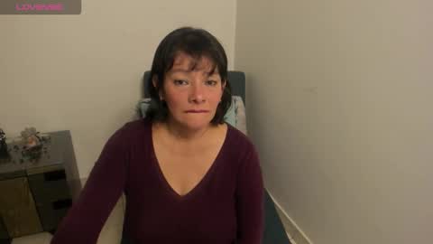 nuit_rose online show from 4, 2, 2026