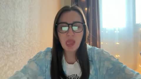 Snapshot of nuitblanche_vibes chatting on 25, 11, 2025 nuitblanche_vibes online show from 25, 11, 2025