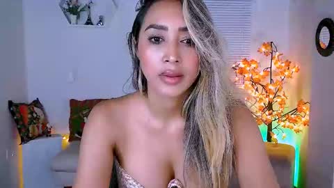 Snapshot of nycole_1988 chatting on 19, 12, 2024 Nycole online show from 19, 12, 2024