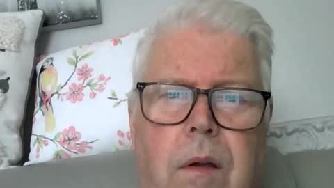 Snapshot of nylonlegs69 chatting on 24, 9, 2025 stockings suspenders mad online show from 24, 9, 2025