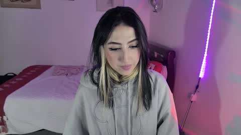 Snapshot of nymph_frida chatting on 4, 12, 2024 Frida online show from 4, 12, 2024