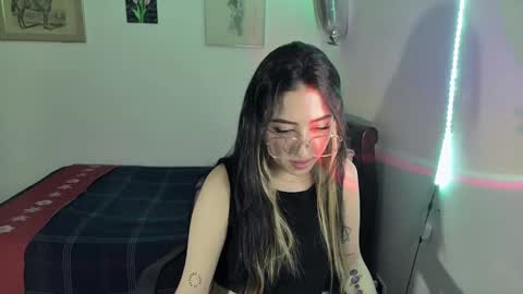 Snapshot of nymph_frida chatting on 3, 1, 2025 Frida online show from 3, 1, 2025