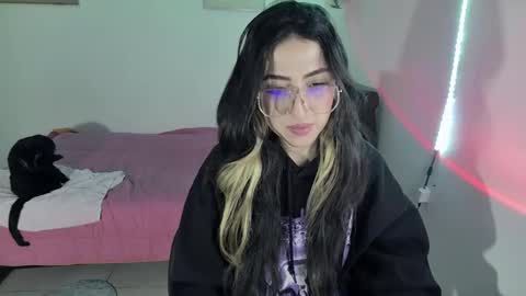 Snapshot of nymph_frida chatting on 6, 2, 2025 Frida online show from 6, 2, 2025