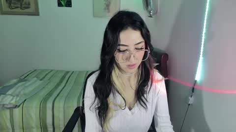 Snapshot of nymph_frida chatting on 3, 3, 2025 Frida online show from 3, 3, 2025