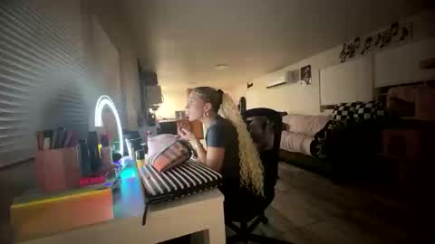 Snapshot of nymphomaticbaby chatting on 29, 10, 2025 nymphomaticbaby online show from 29, 10, 2025