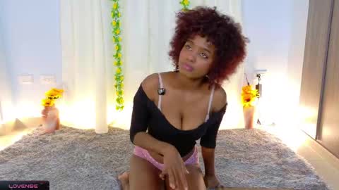 Snapshot of nymzieloren chatting on 14, 4, 2026 Nym online show from 14, 4, 2026