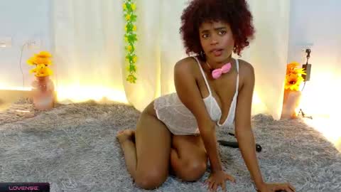 Snapshot of nymzieloren chatting on 17, 4, 2026 Nym online show from 17, 4, 2026