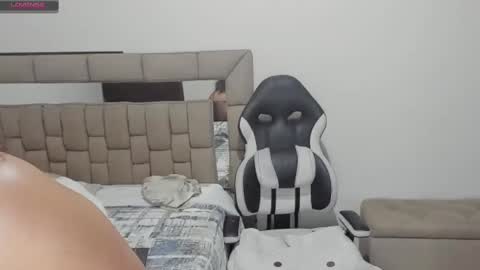 nyomi browm online show from 23, 1, 2025