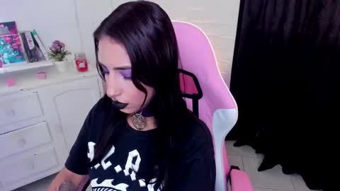 Snapshot of nyx_blackmoon chatting on 6, 10, 2025 Nyx BlackMoon online show from 6, 10, 2025