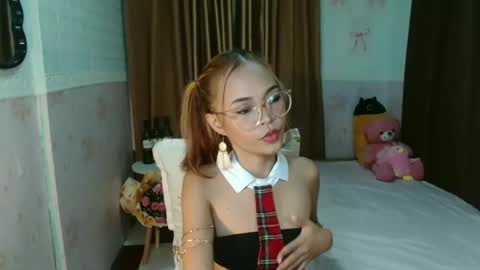 Snapshot of nyx_huntrix27 chatting on 24, 11, 2025 nyx online show from 24, 11, 2025