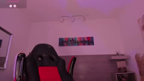 Snapshot of nyxshadow__ chatting on 8, 1, 2025 Nyx Shadow online show from 8, 1, 2025