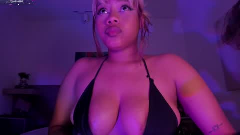 Snapshot of nyxshadow__ chatting on 25, 1, 2025 Nyx Shadow online show from 25, 1, 2025