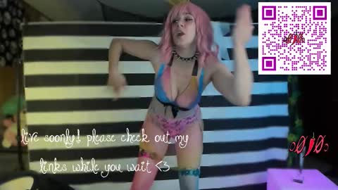 Snapshot of o0pepper0o chatting on 8, 11, 2025 Pepper online show from 8, 11, 2025