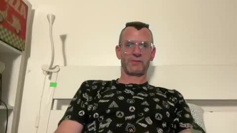 Snapshot of o_johnny_deep_o chatting on 20, 4, 2026 Jonathan Deep online show from 20, 4, 2026