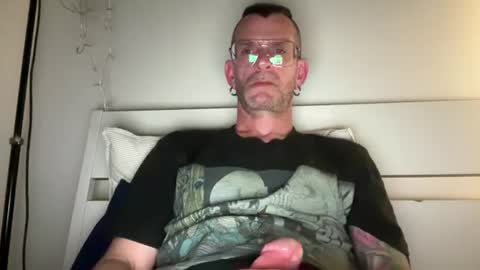 Snapshot of o_johnny_deep_o chatting on 12, 6, 2026 Jonathan Deep online show from 12, 6, 2026