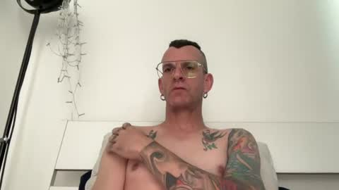 Snapshot of o_johnny_deep_o chatting on 17, 6, 2026 Jonathan Deep online show from 17, 6, 2026