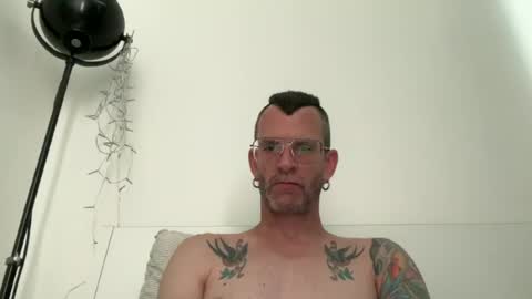 Snapshot of o_johnny_deep_o chatting on 26, 6, 2026 Jonathan Deep online show from 26, 6, 2026