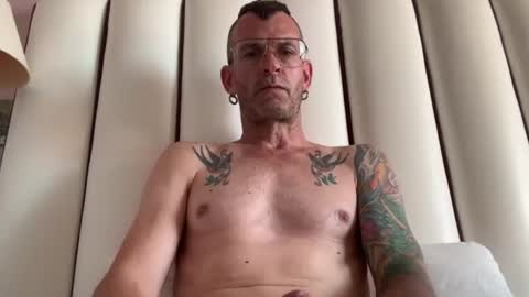 Snapshot of o_johnny_deep_o chatting on 14, 7, 2026 Jonathan Deep online show from 14, 7, 2026